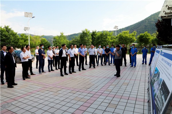pp电子集团复工复产促增添项目观摩聚会与会职员走进绿色能源公司油气公司水情形公司陕北片区项目