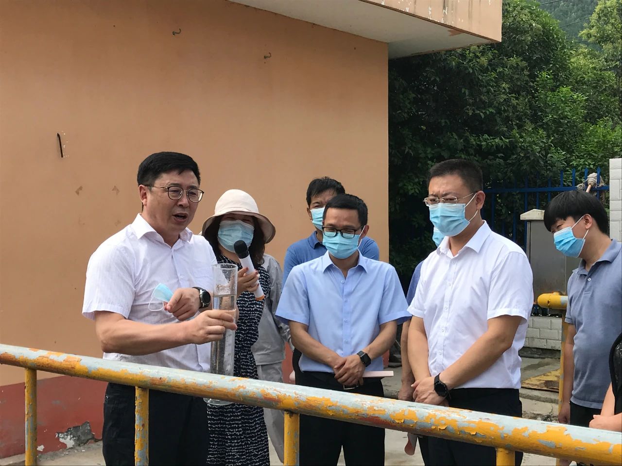 丹凤县政协主席周建政一行到丹凤县污水处置惩罚厂开展县域生态情形；；；；；；ぷㄌ獾餮